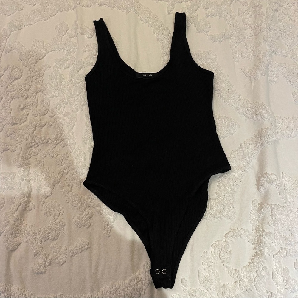 𝅺forever 21 basic black bodysuit - Picture 2 of 4